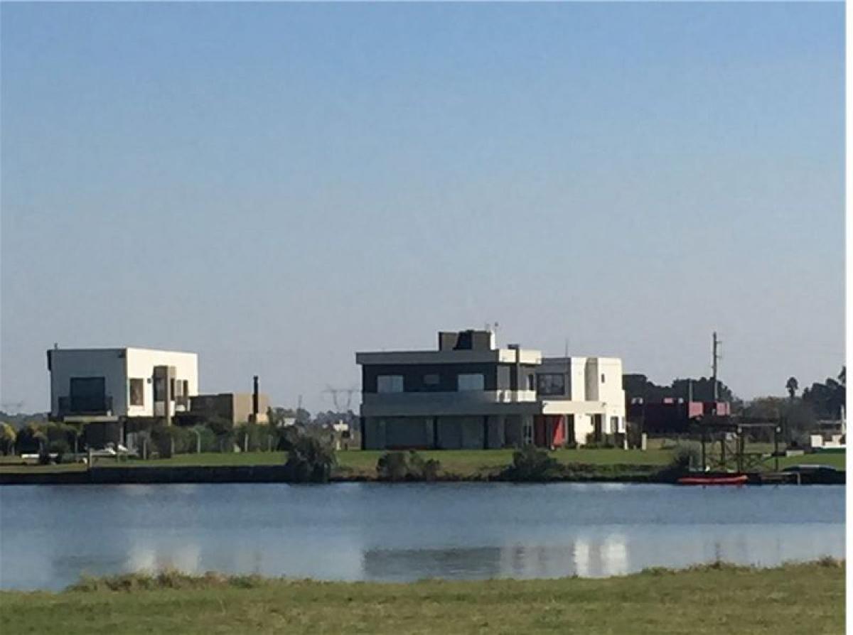  Land in San Vicente, Argentina No. 33700