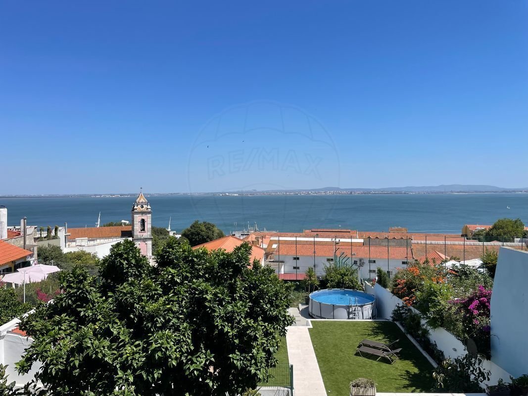 14 bedrooms Building in Lisbon, Portugal No. 46078