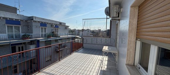 3 rooms Penthouse in Bari, Italy No. 39612 16