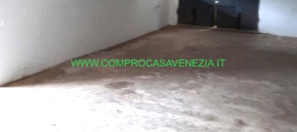 Casa de 4 habitaciónes en Casier, Italy No. 235152 9