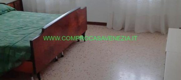 Casa de 4 habitaciónes en Casier, Italy No. 235152 5