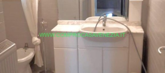 Casa de 4 habitaciónes en Casier, Italy No. 235152 7