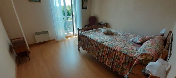 2 bedrooms Apartment in Lons-le-Saunier, France No. 289851 4