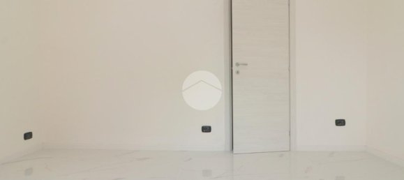 2 Schlafzimmer Wohnung in Rho, Italy, Nr. 268827 11