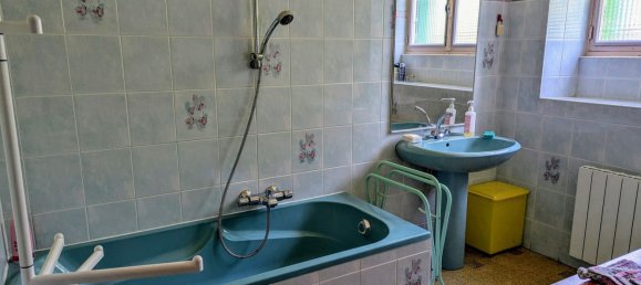 4 bedrooms House in Yonne, France No. 358416 7