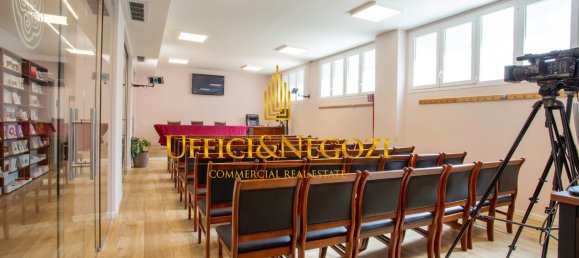 270m² Office in Milan, Italy No. 333283 3