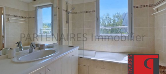 Квартира с 3 спальнями в Ивелин, Франция № 175540 2