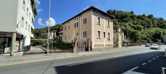 14 rooms Building in Brescia, Italy No. 373101 2