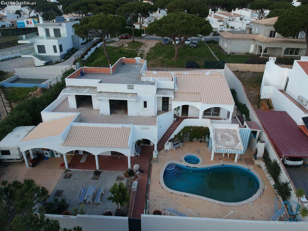 4 bedrooms Villa in Quarteira, Portugal No. 160484