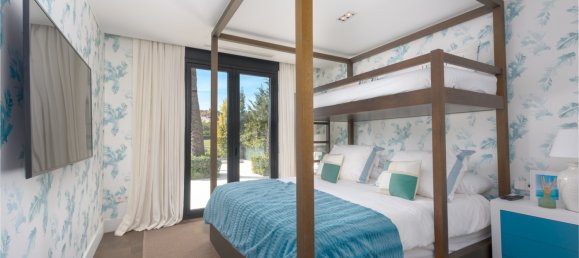 Villa de 7 dormitorios en Marbella, Spain No. 91807 40