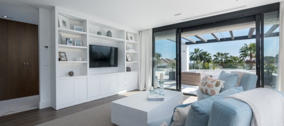 Villa de 7 dormitorios en Marbella, Spain No. 91807 43