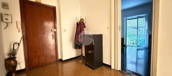 2 Schlafzimmer Wohnung in Genoa, Italy, Nr. 329883 11
