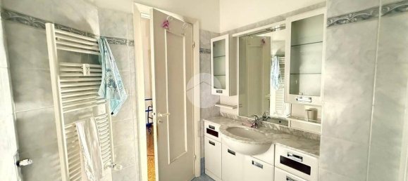 2 Schlafzimmer Wohnung in Genoa, Italy, Nr. 329883 20