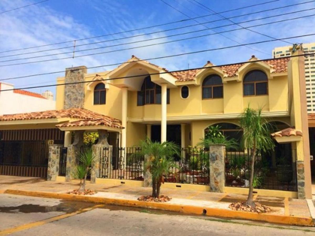 4 bedrooms House in Sinaloa, Mexico No. 160945