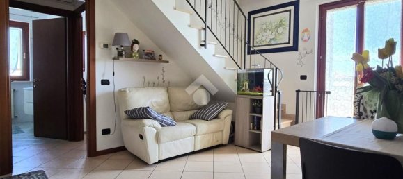 3 bedrooms Duplex in Castel d'Azzano, Italy No. 369999 4