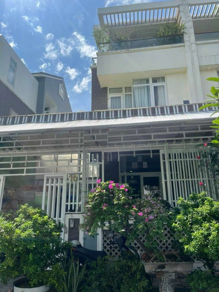 150m² Villa in District 7, Vietnam No. 15682