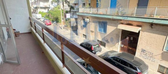 Квартира с 4 комнатами в Катания, Италия № 296628 17