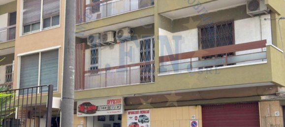 Квартира с 4 комнатами в Катания, Италия № 296628 2