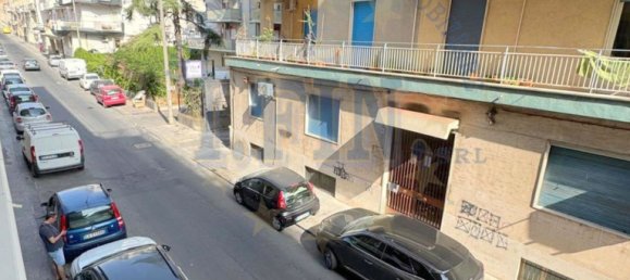 Квартира с 4 комнатами в Катания, Италия № 296628 18