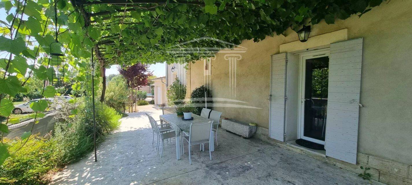 3 bedrooms Villa in Althen-des-Paluds, France No. 281039