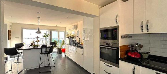 Villa de 4 dormitorios en Agios Tychonas, Cyprus No. 18958 12