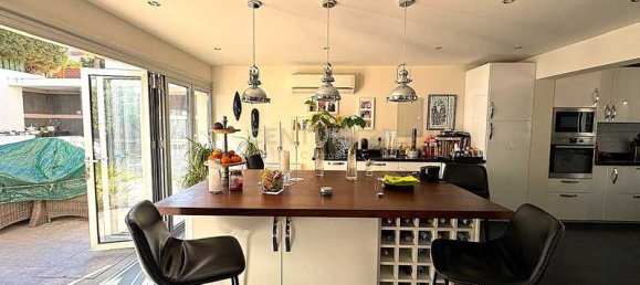 Villa de 4 dormitorios en Agios Tychonas, Cyprus No. 18958 13