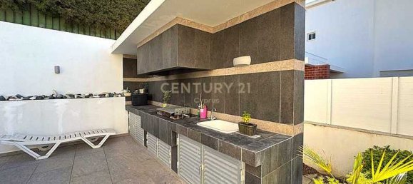 Villa de 4 dormitorios en Agios Tychonas, Cyprus No. 18958 6