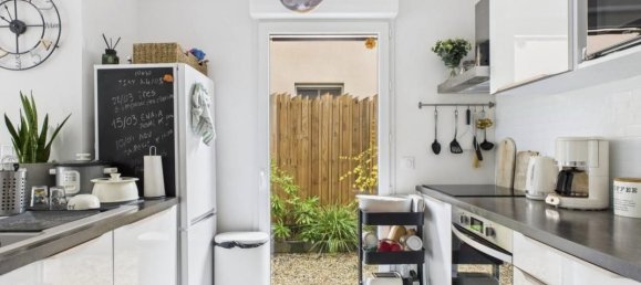 Casa de 3 dormitorios en Merignac, France No. 100301 2