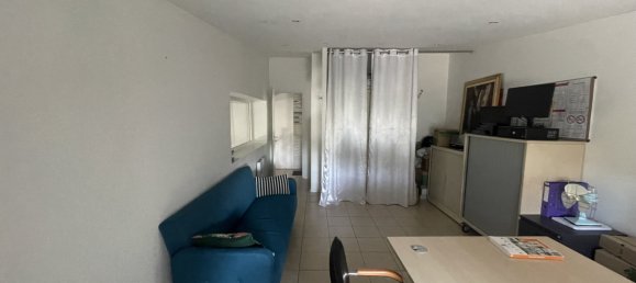 Gewerbliche Immobilie in Tours, France 153m², Nr. 263917 3