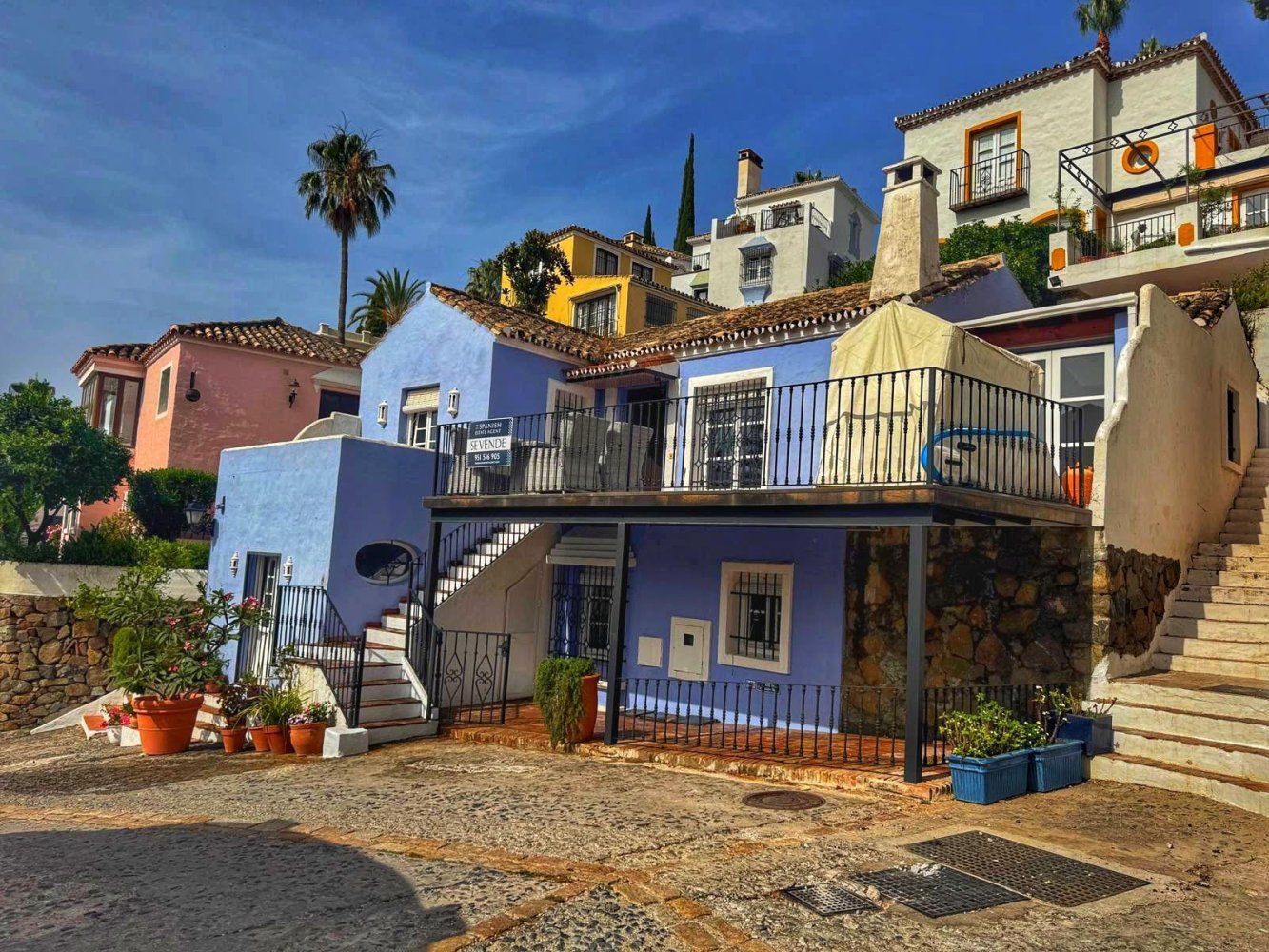 3 bedrooms House in La Quinta, Spain No. 149134