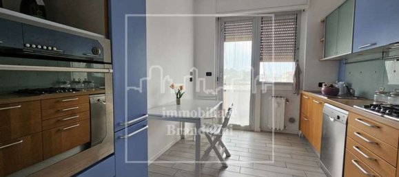 Apartamento de 3 dormitorios en Varese, Italy No. 361321 8