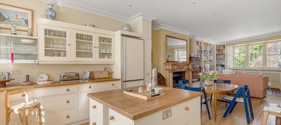 3 bedrooms House in London, United Kingdom No. 13197 8