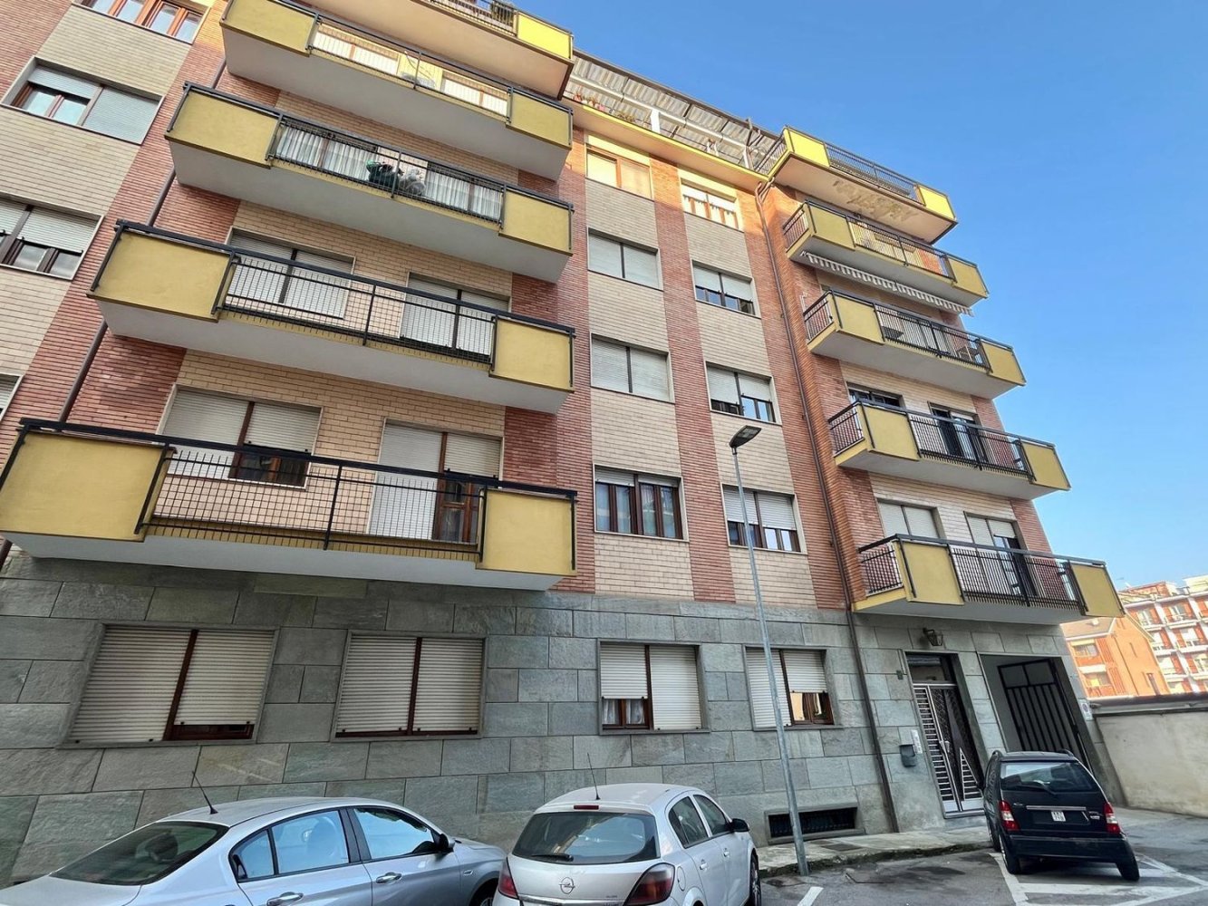 Apartamento de 3 habitaciónes en Carmagnola, Italy No. 213384