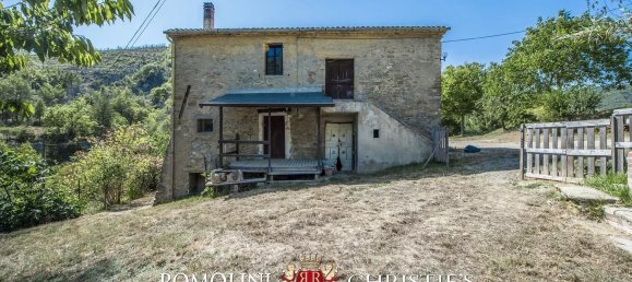 6 rooms House in San Giustino, Italy No. 279435 3