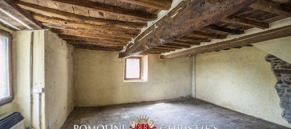 6 rooms House in San Giustino, Italy No. 279435 10