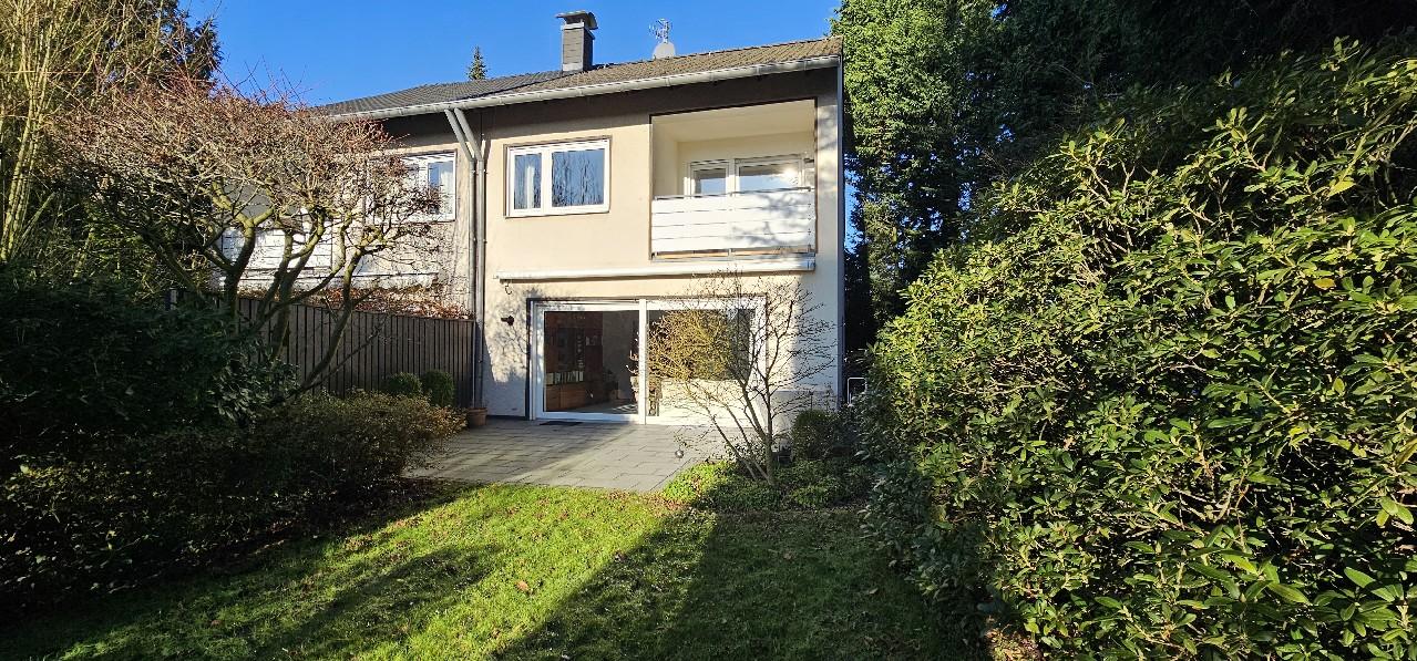 Adosado de 4 habitaciónes en Leverkusen, Germany No. 22504