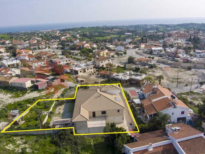 4 chambres Propriété commerciale à Maroni, Cyprus No. 140128