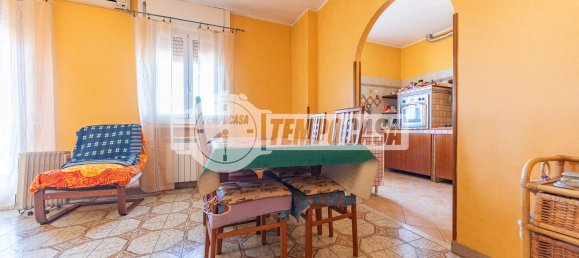 3 bedrooms Apartment in Rome, Italy No. 357037 4
