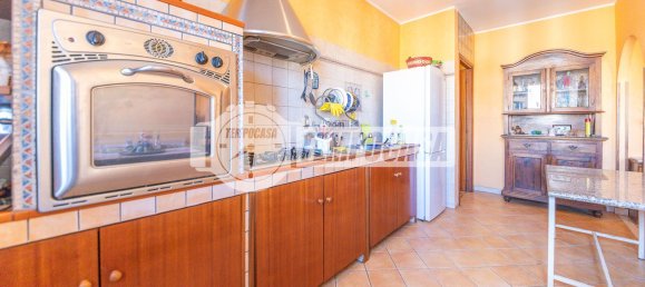 3 bedrooms Apartment in Rome, Italy No. 357037 17