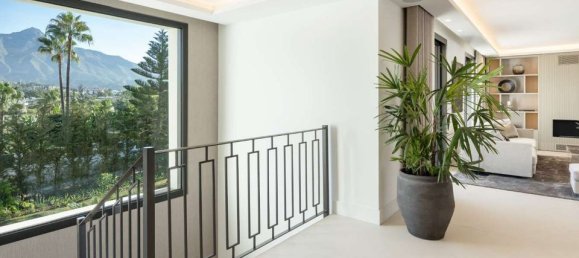 5 bedrooms Villa in Marbella, Spain No. 206902 23