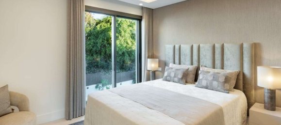 5 bedrooms Villa in Marbella, Spain No. 206902 28