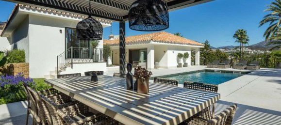5 bedrooms Villa in Marbella, Spain No. 206902 14