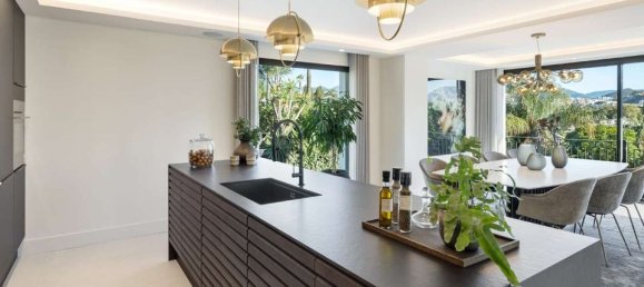 5 bedrooms Villa in Marbella, Spain No. 206902 26