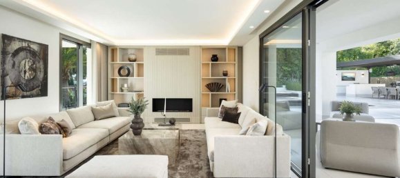 5 bedrooms Villa in Marbella, Spain No. 206902 22