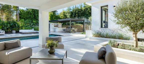 5 bedrooms Villa in Marbella, Spain No. 206902 19