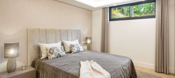 5 bedrooms Villa in Marbella, Spain No. 206902 31