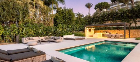 5 bedrooms Villa in Marbella, Spain No. 206902 5