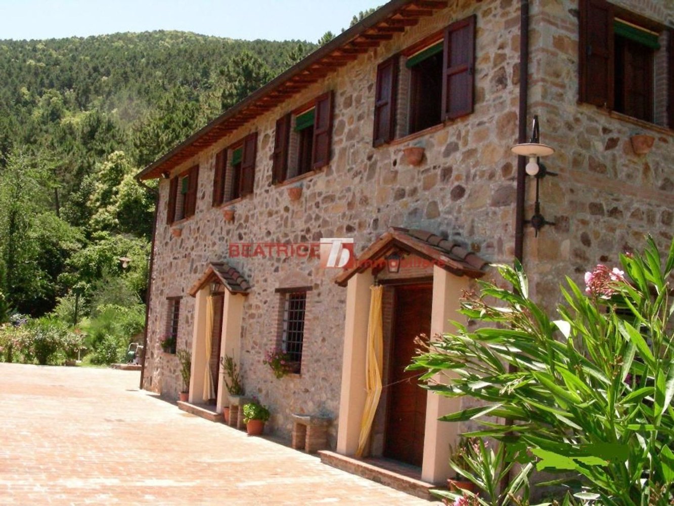 8 rooms House in Capannori, Italy No. 16950
