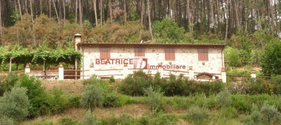 8 rooms House in Capannori, Italy No. 16950 19