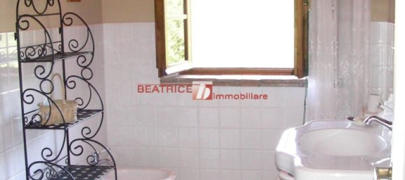 8 rooms House in Capannori, Italy No. 16950 17